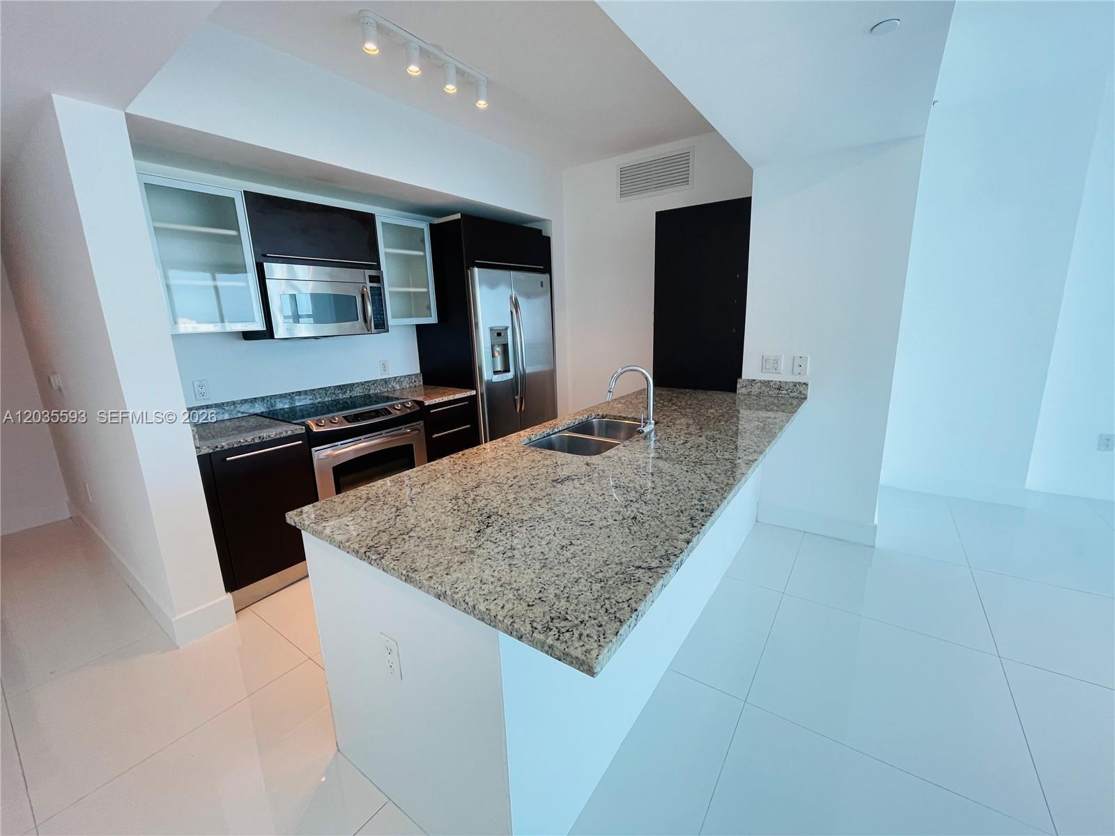950 Brickell Bay Dr # 3210, Miami FL 33131