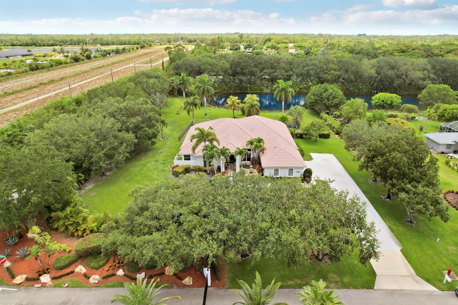 5835 Lago Del Sol Drive, Lake Worth FL 33449