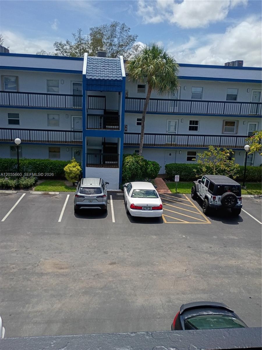 3040 Holiday Springs Blvd # 311, Margate FL 33063