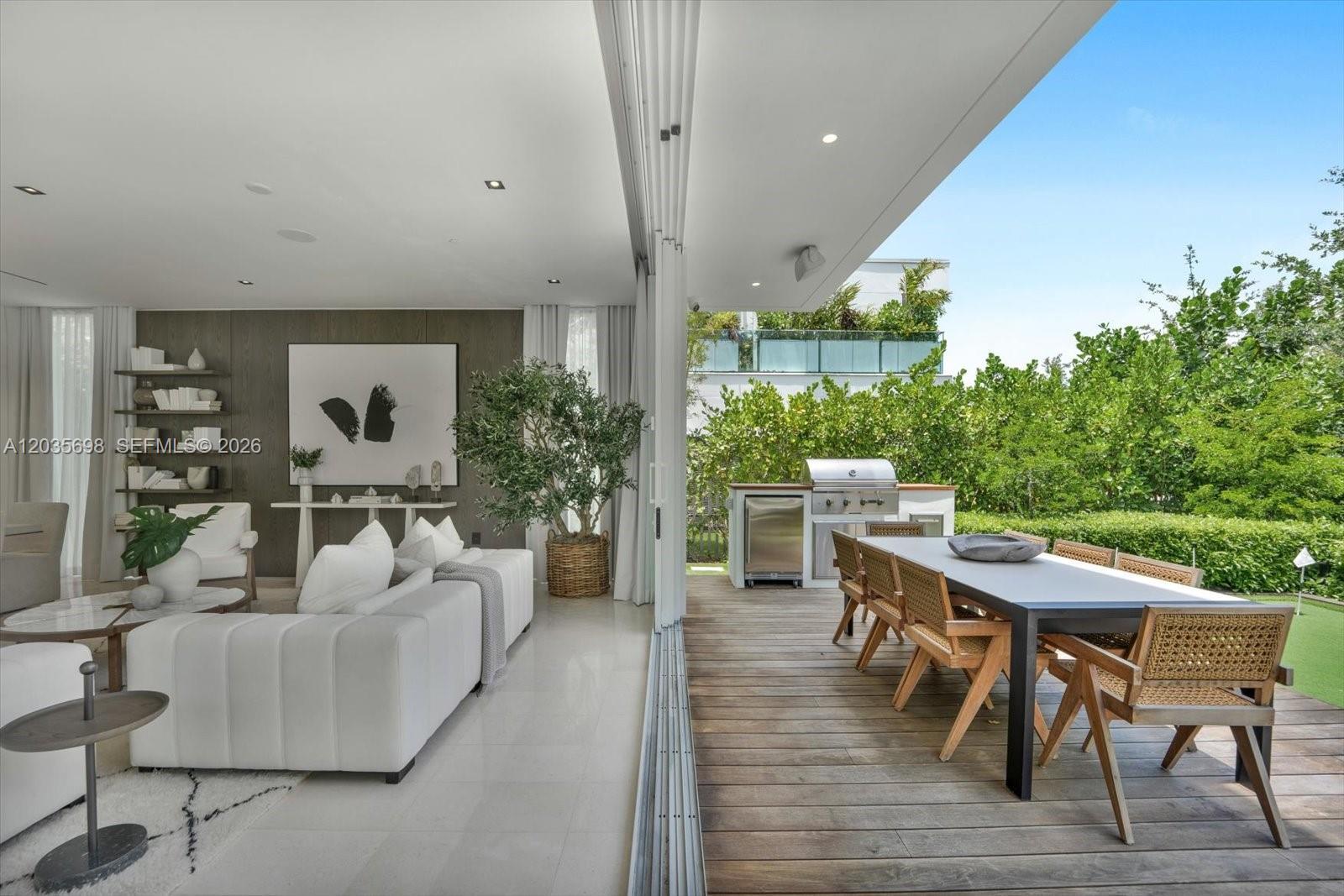 810 W 47 CT, Miami Beach FL 33140 photo 5