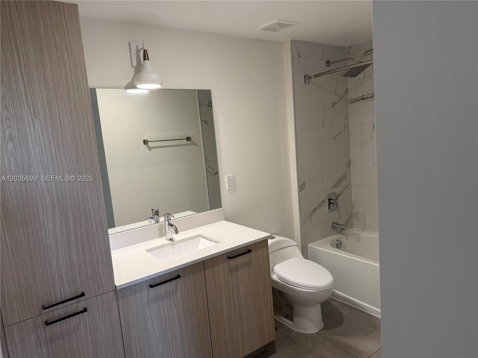 16395 Biscayne Blvd # 318, North Miami Beach FL 33160 photo 2
