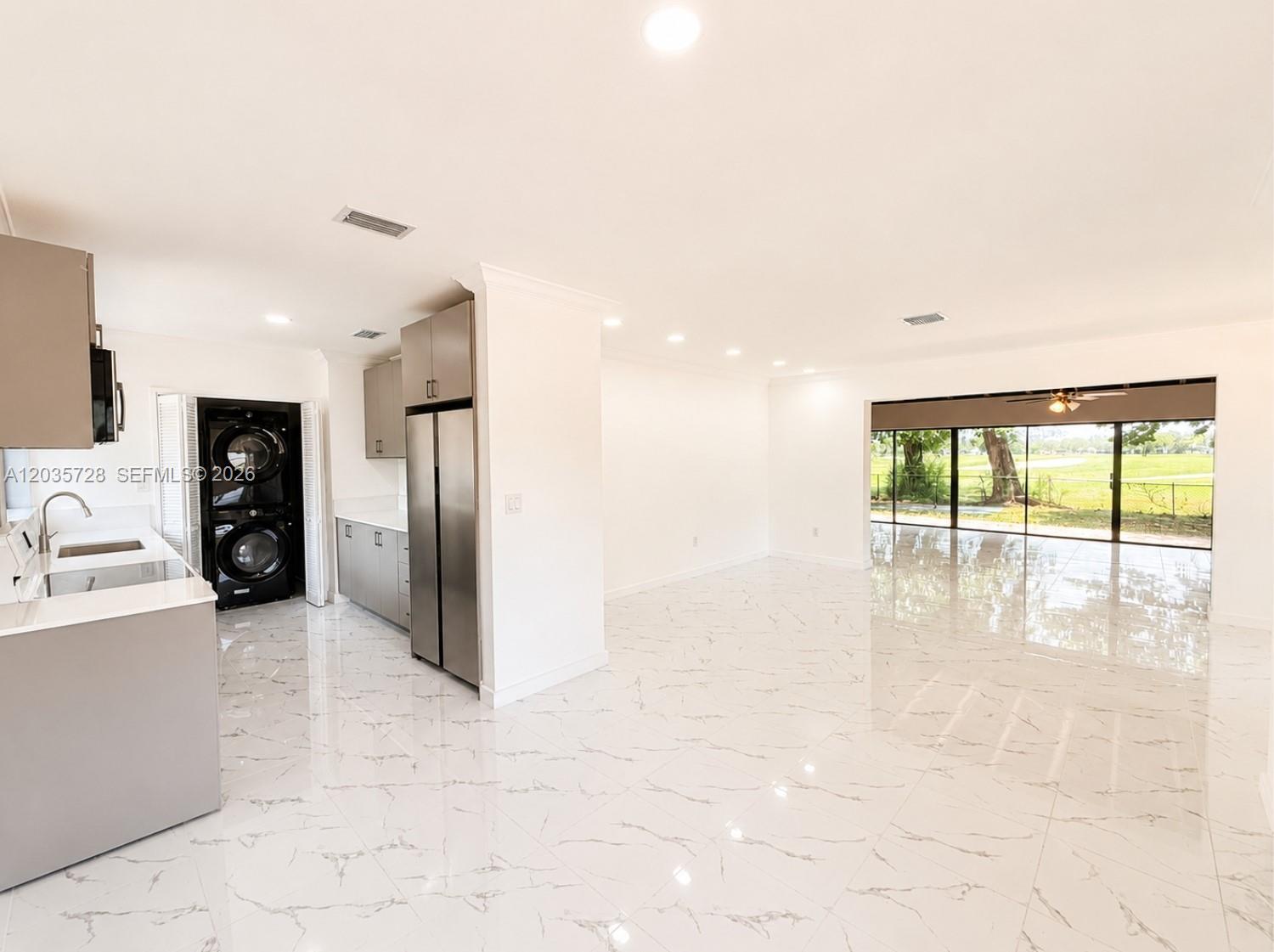 401 S Shore Dr, Miami Beach FL 33141 photo 2