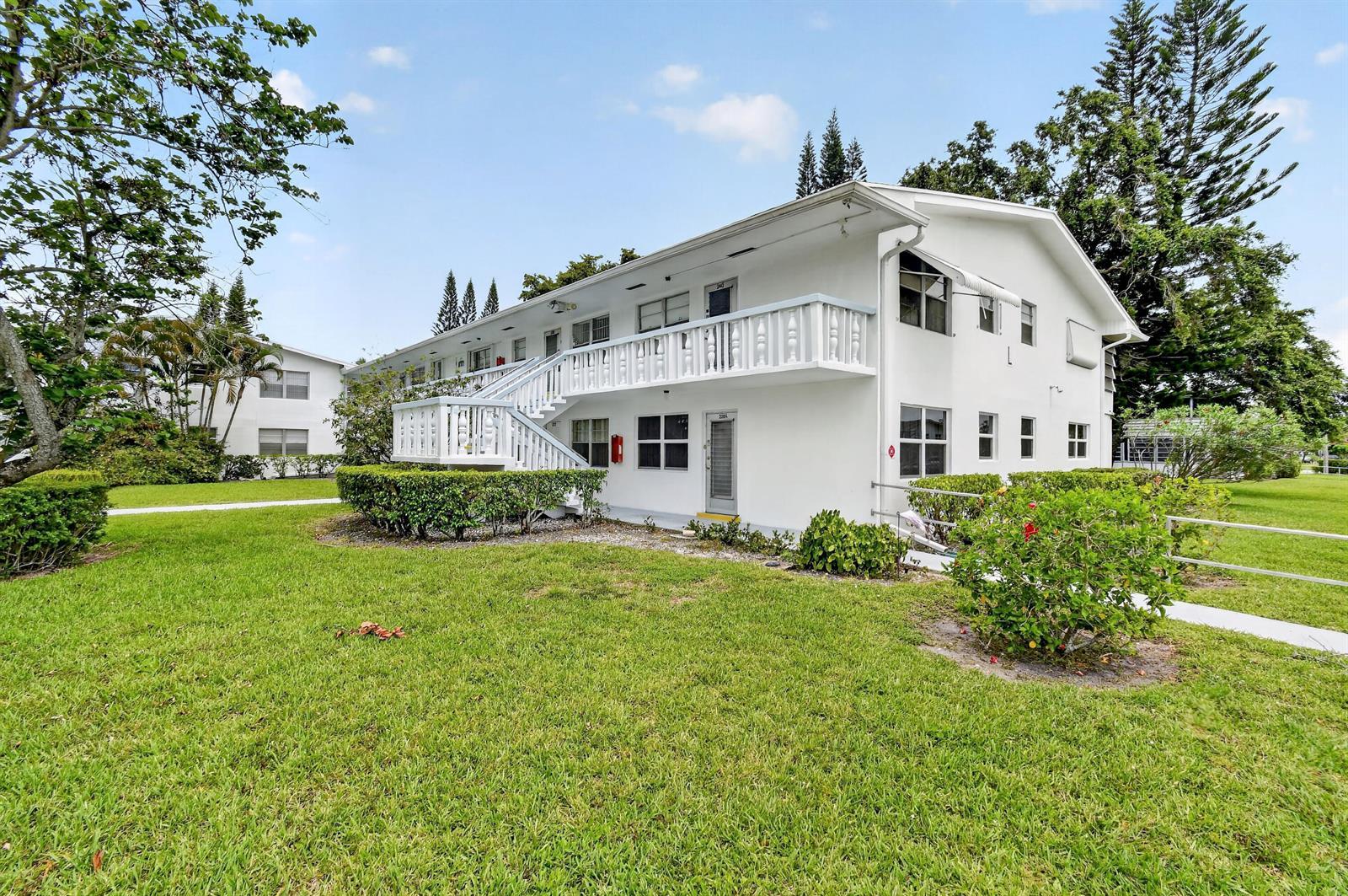 238 Sussex L, West Palm Beach FL 33417 photo 3