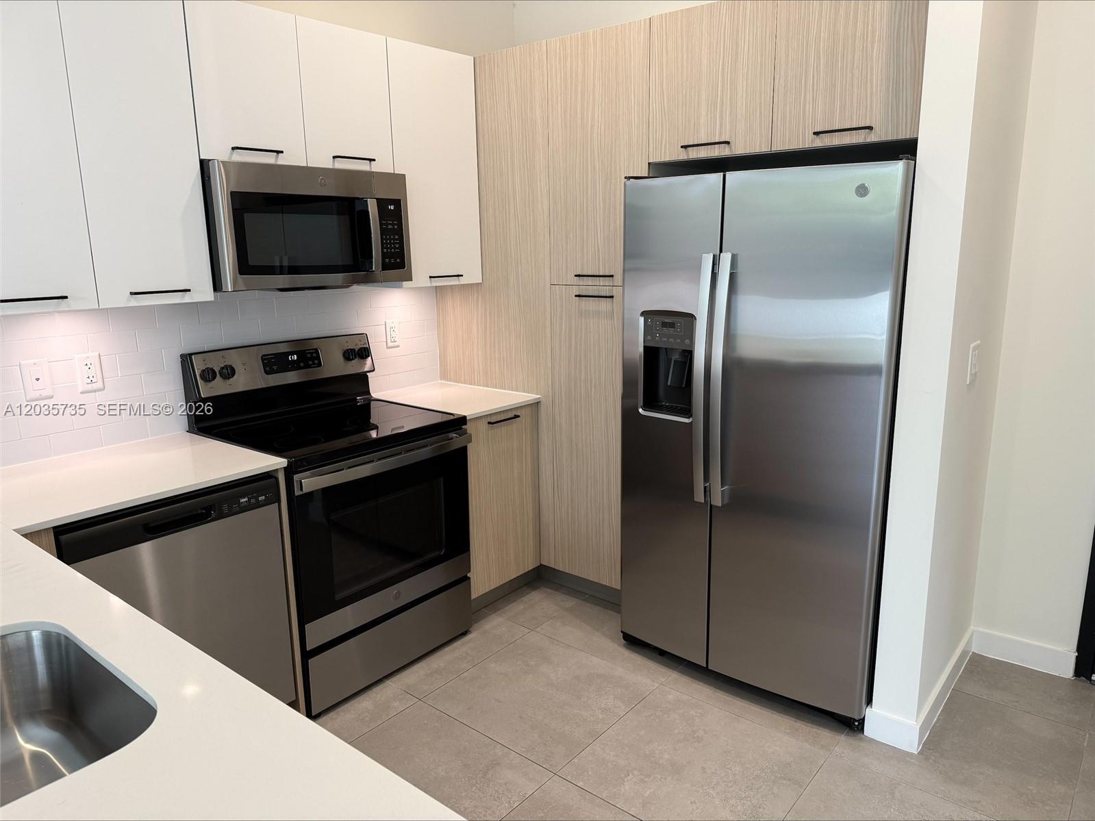 16395 Biscayne Blvd # 901, North Miami Beach FL 33160 photo 3