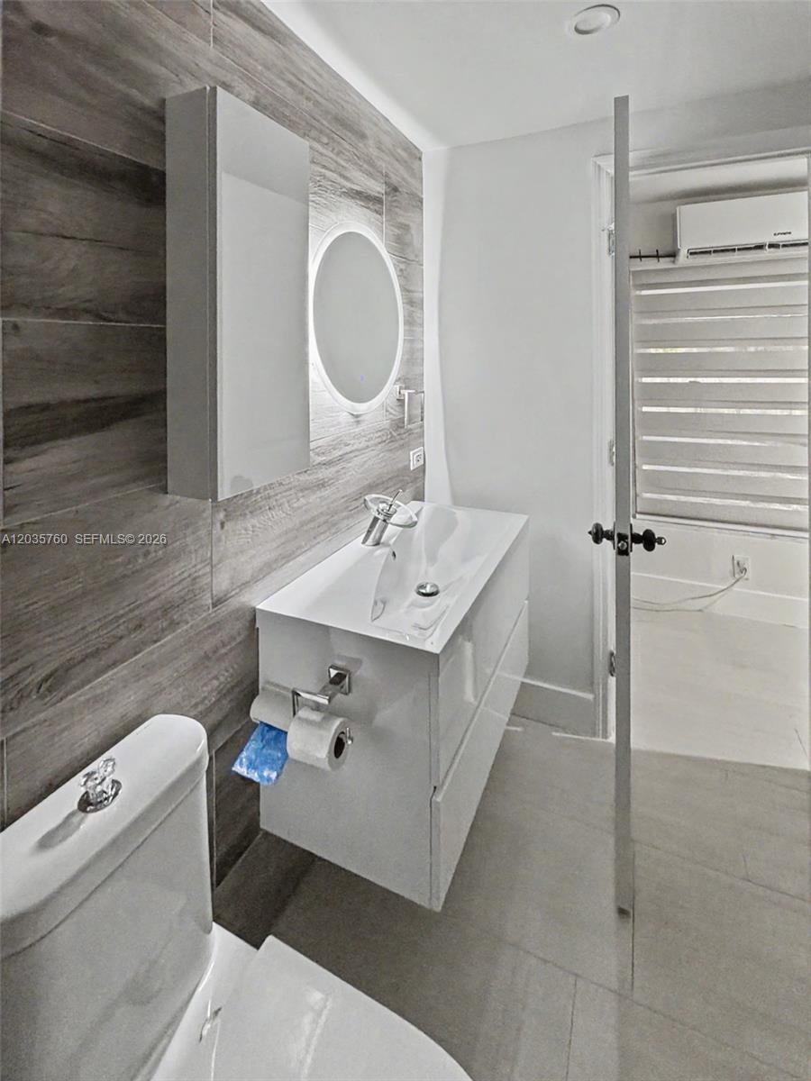 960 NE 146th St, North Miami FL 33161 photo 3