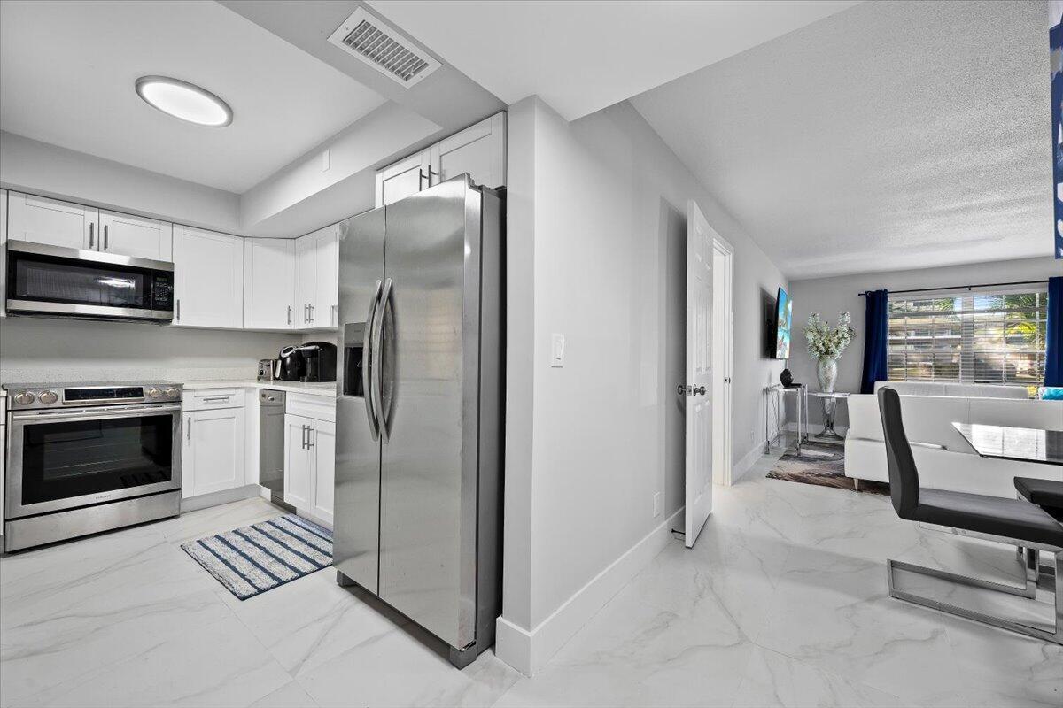5500 Tamberlane Circle Apt 105, Palm Beach Gardens FL 33418 photo 3