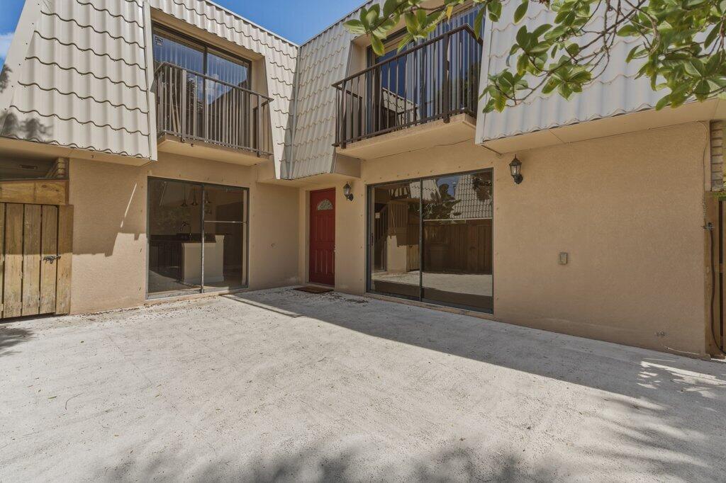 5701 57th Way, West Palm Beach FL 33409 photo 2