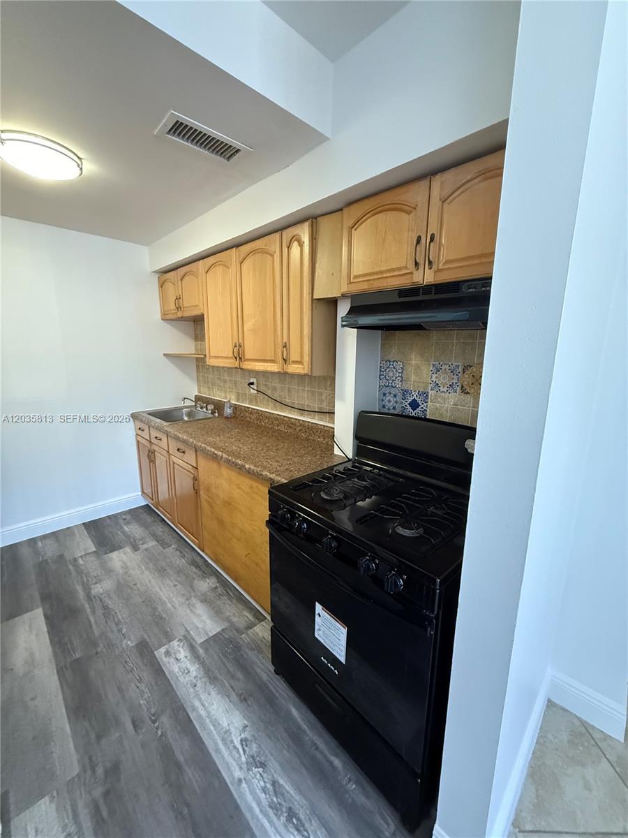 7720 Byron Ave # 4, Miami Beach FL 33141 photo 5
