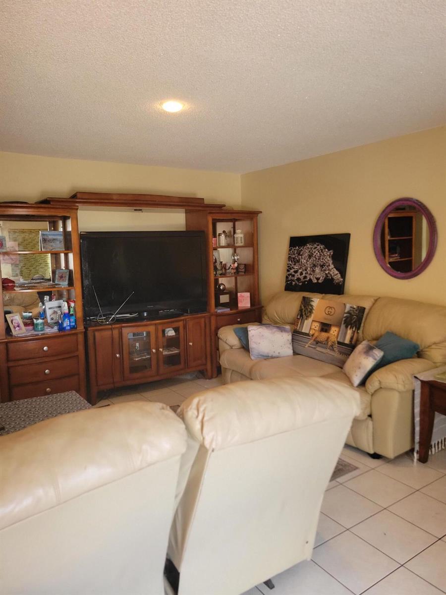 1015 SW 11th Avenue # 12k, Hallandale Beach FL 33009 photo 4