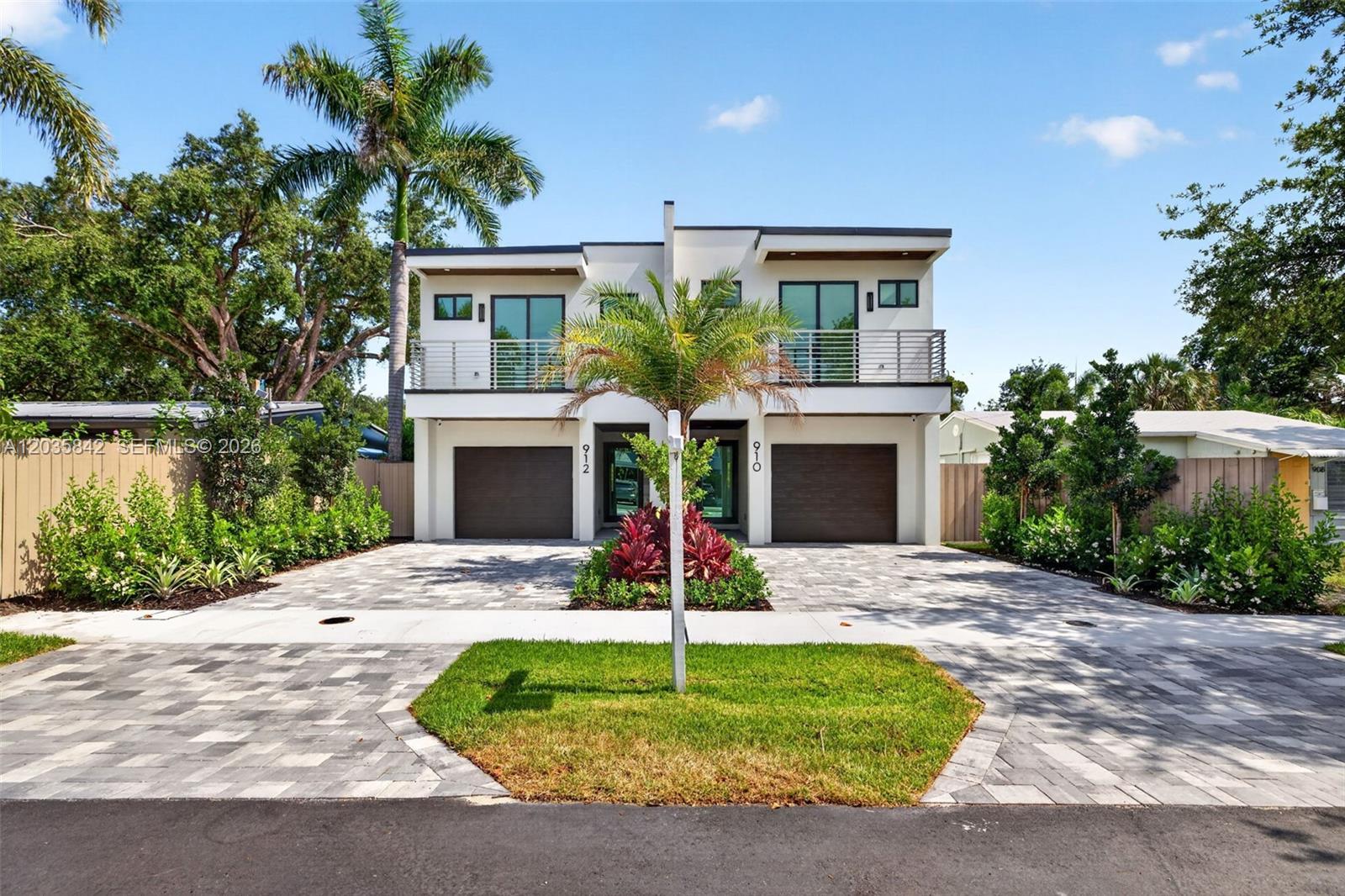 910 SE 13th St, Fort Lauderdale FL 33316 photo 2