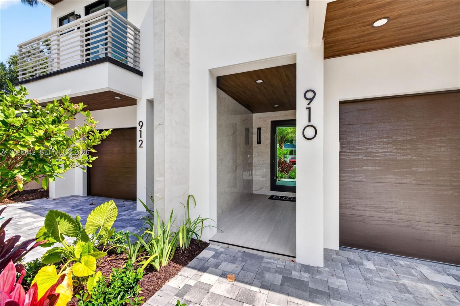 910 SE 13th St, Fort Lauderdale FL 33316 photo 3