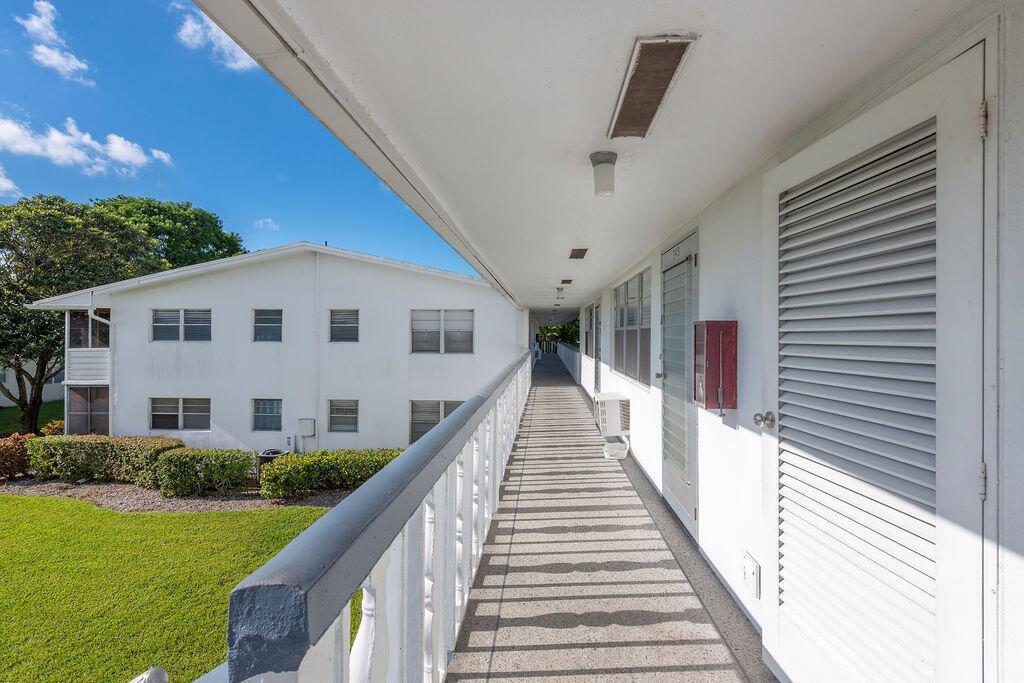 393 Windsor, West Palm Beach FL 33417 photo 3