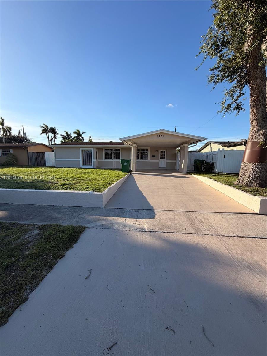 7751 NW 32nd St, Davie FL 33024 photo 2