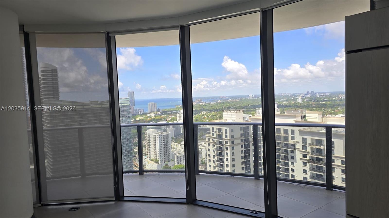45 SW 9th St # 3906, Miami FL 33130 photo 2