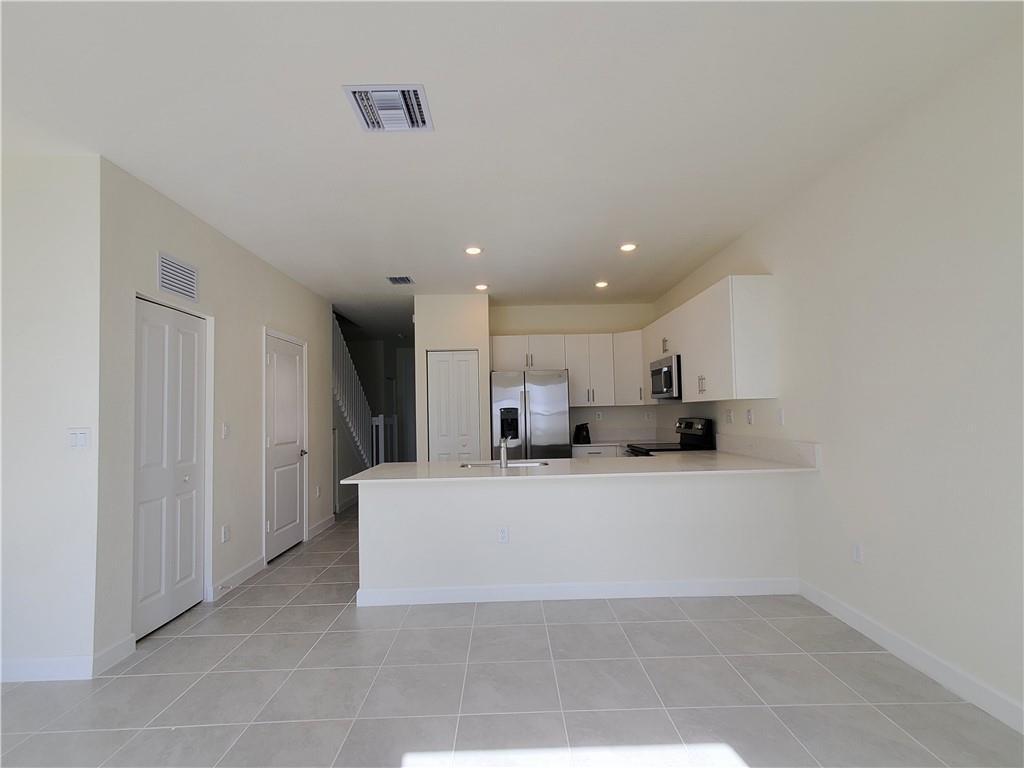 3216 W 114th Terrace, Hialeah FL 33018 photo 5