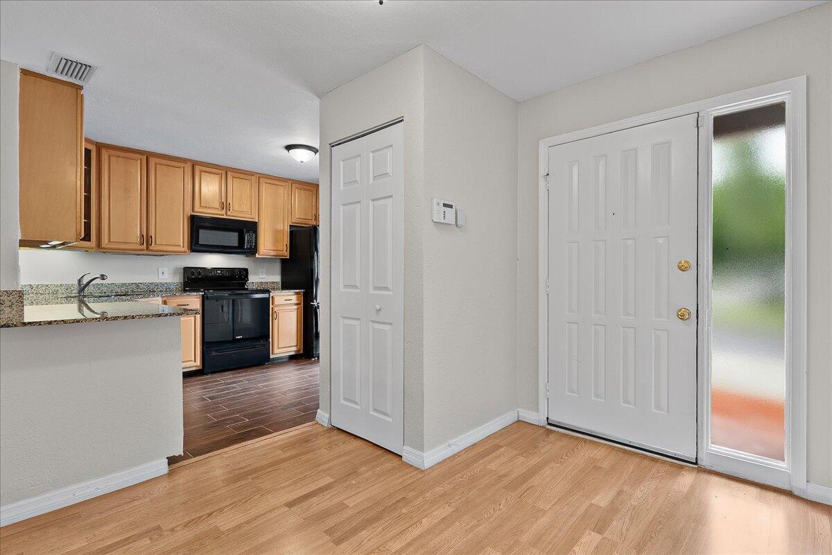 325 Pennington Court, Royal Palm Beach FL 33411 photo 2