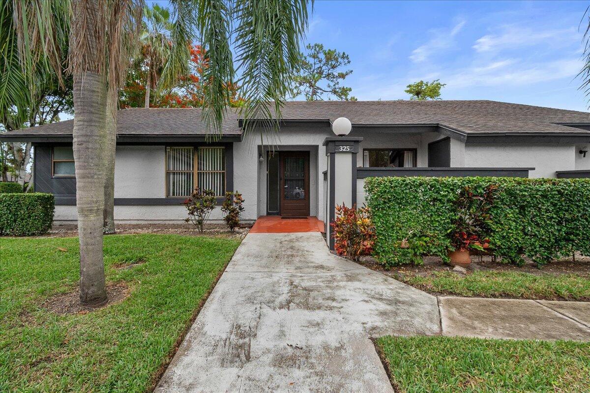 325 Pennington Court, Royal Palm Beach FL 33411