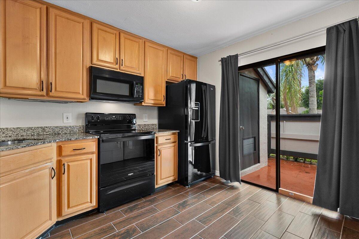 325 Pennington Court, Royal Palm Beach FL 33411 photo 5