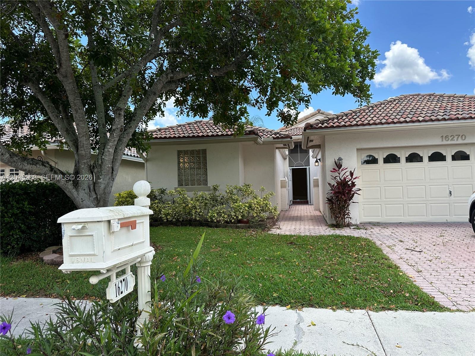 16270 La Costa Dr, Weston FL 33326