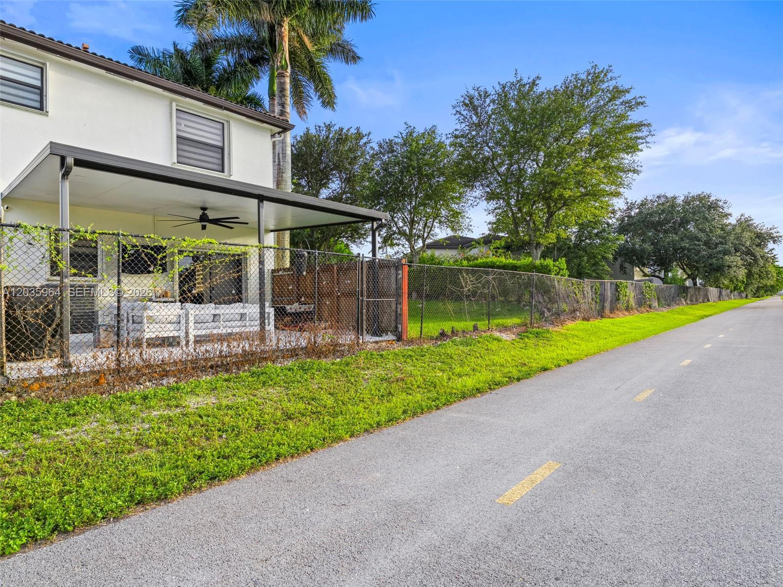 3701 NE 4th St, Homestead FL 33033 photo 4