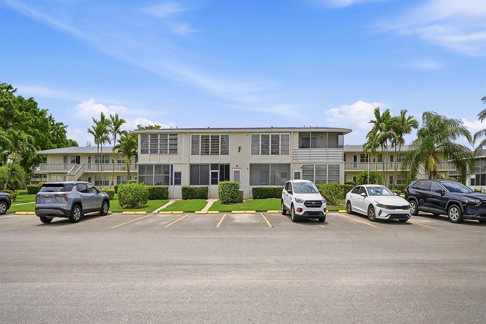 132 Cambridge F, West Palm Beach FL 33417 photo 2