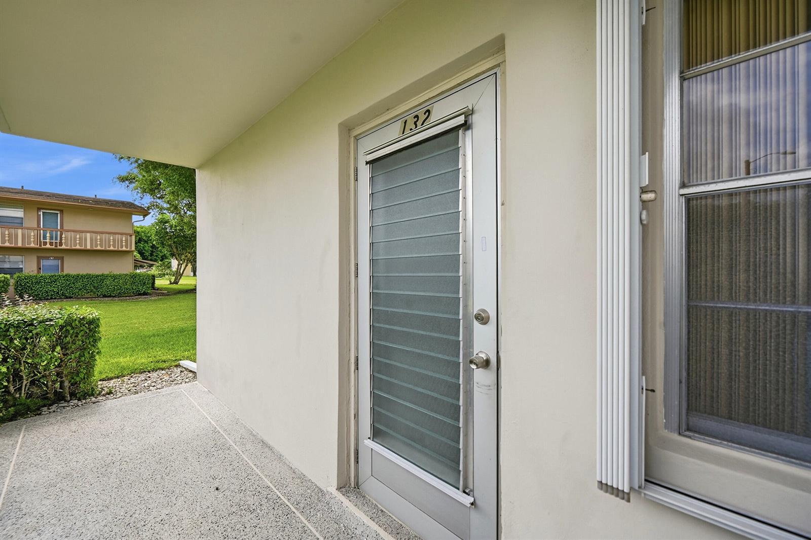 132 Cambridge F, West Palm Beach FL 33417 photo 3