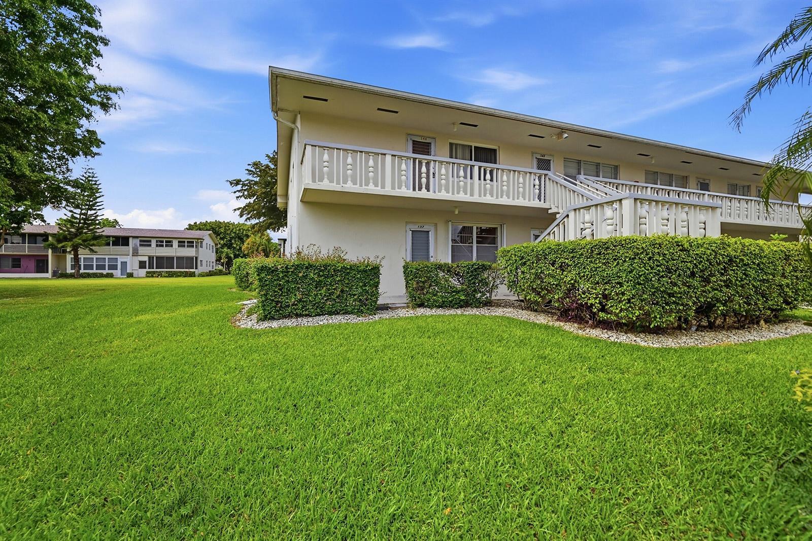 132 Cambridge F, West Palm Beach FL 33417