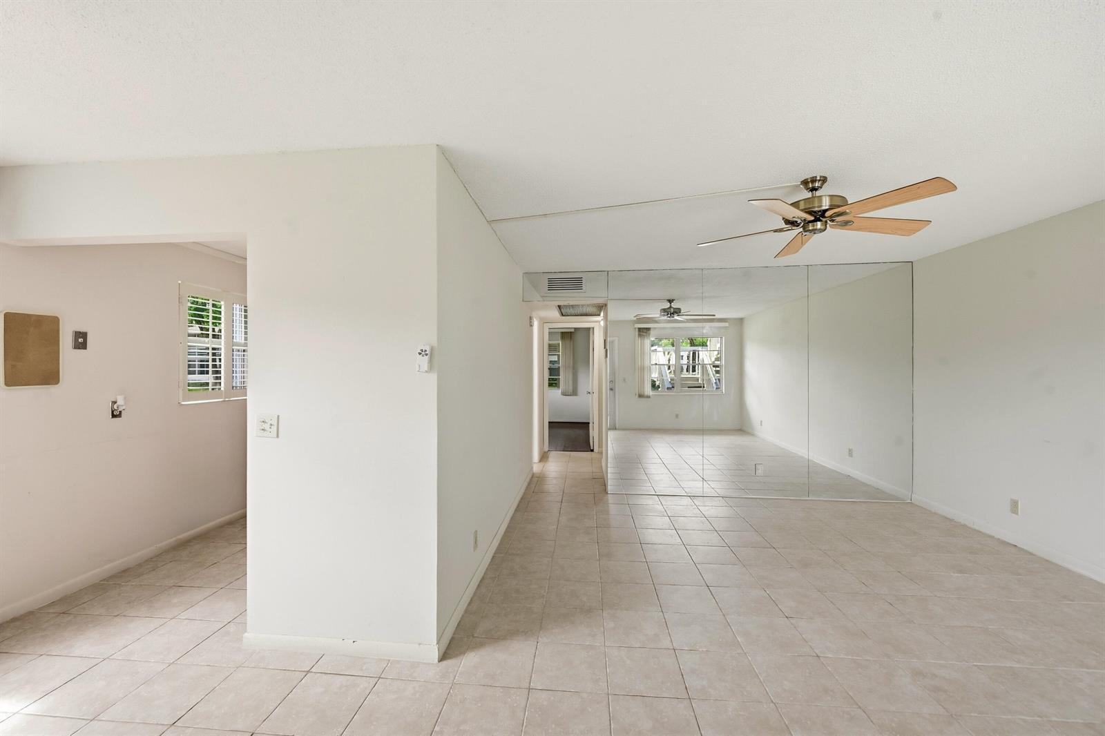 132 Cambridge F, West Palm Beach FL 33417 photo 4