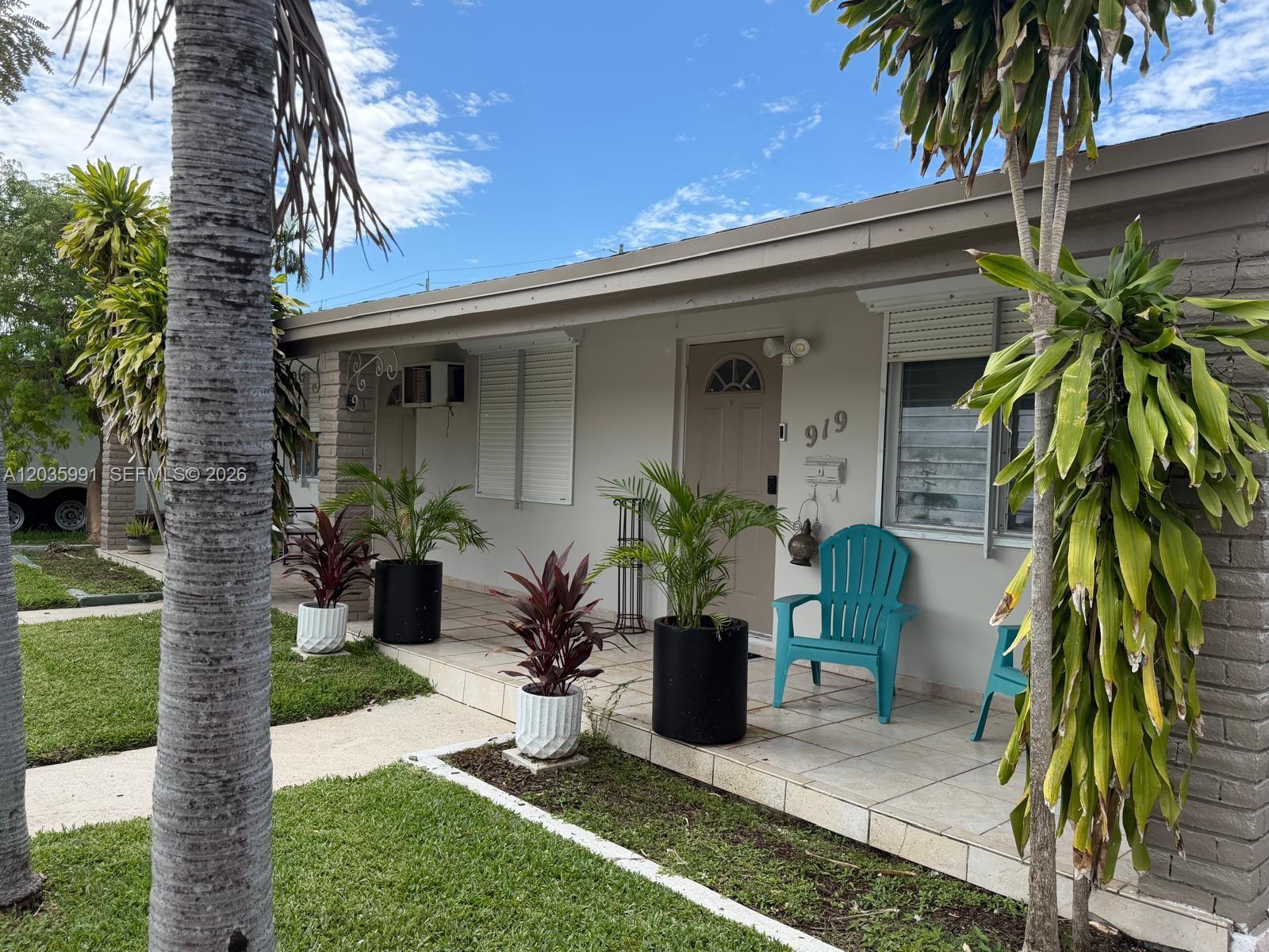 917 NE 10th St, Hallandale Beach FL 33009