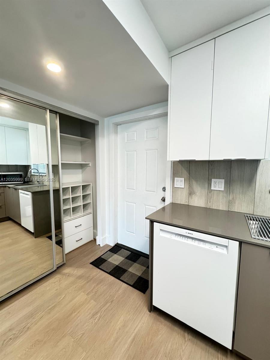 8300 Sunrise Lakes Blvd # 212, Sunrise FL 33322 photo 2