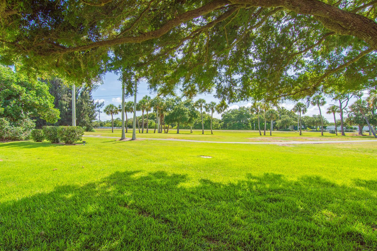 16 Vista Palm Lane # 106, Vero Beach FL 32962 photo 2