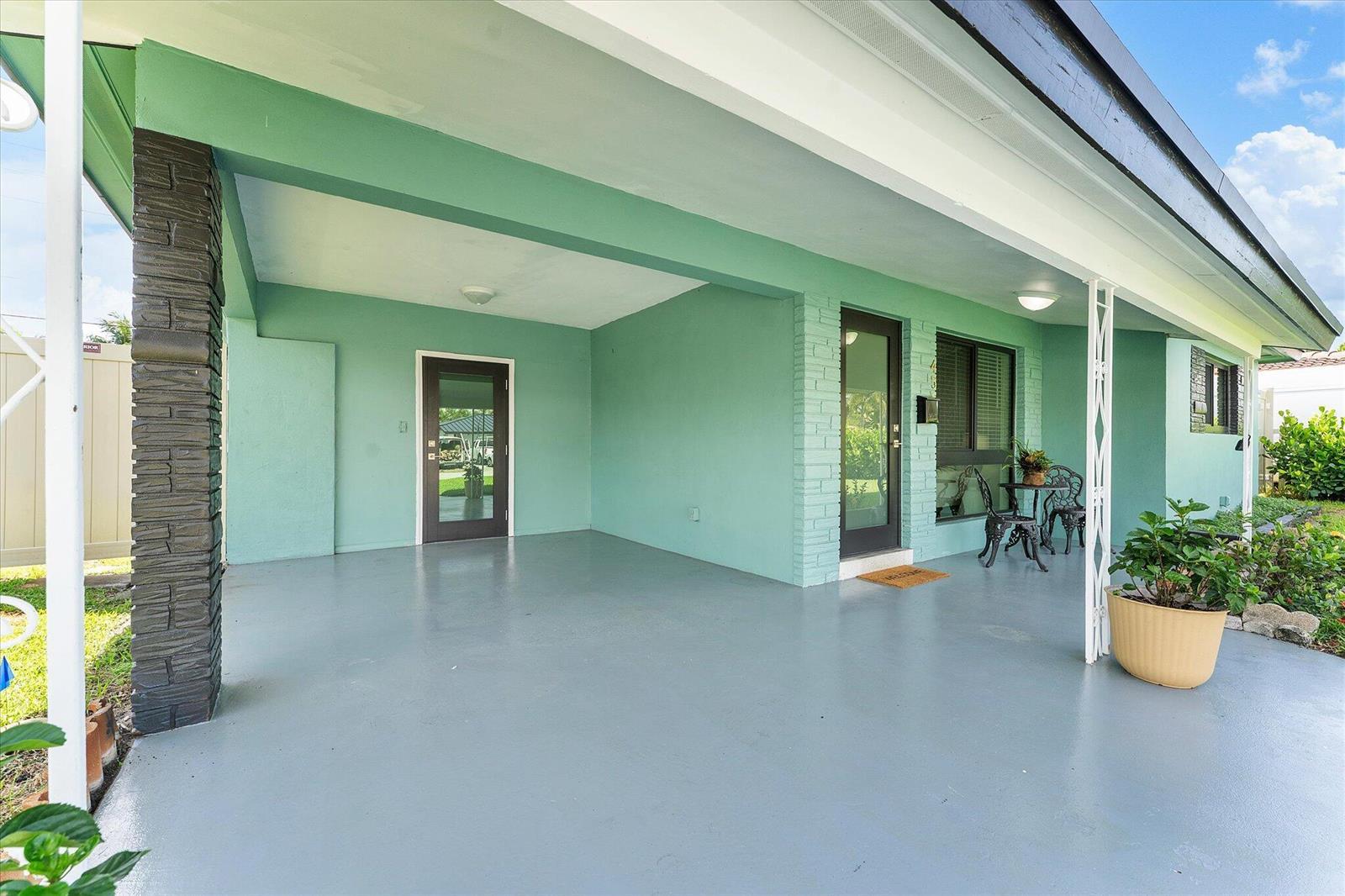 4550 NE 2nd Avenue, Oakland Park FL 33334 photo 2