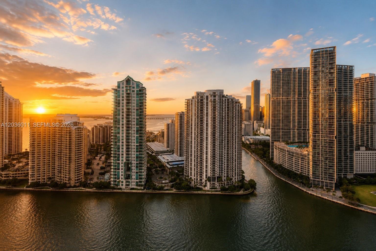 325 S Biscayne Blvd # 4015, Miami FL 33131 photo 2