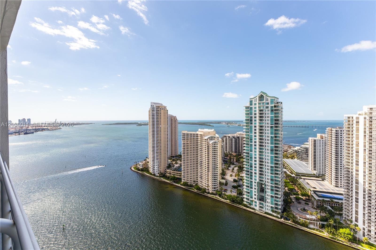 325 S Biscayne Blvd # 4015, Miami FL 33131 photo 4