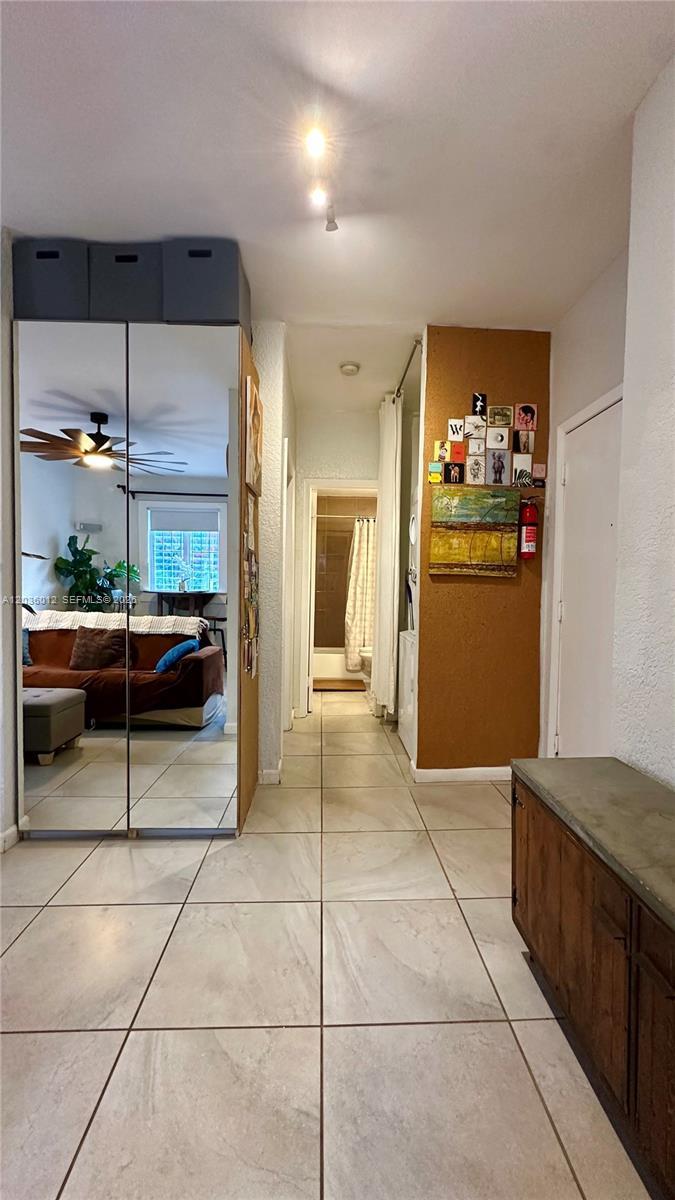 842 Meridian Ave # 1E, Miami Beach FL 33139 photo 2