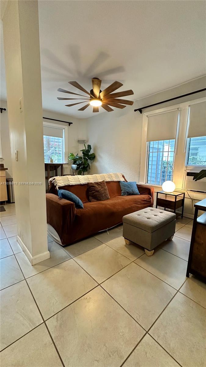 842 Meridian Ave # 1E, Miami Beach FL 33139 photo 3