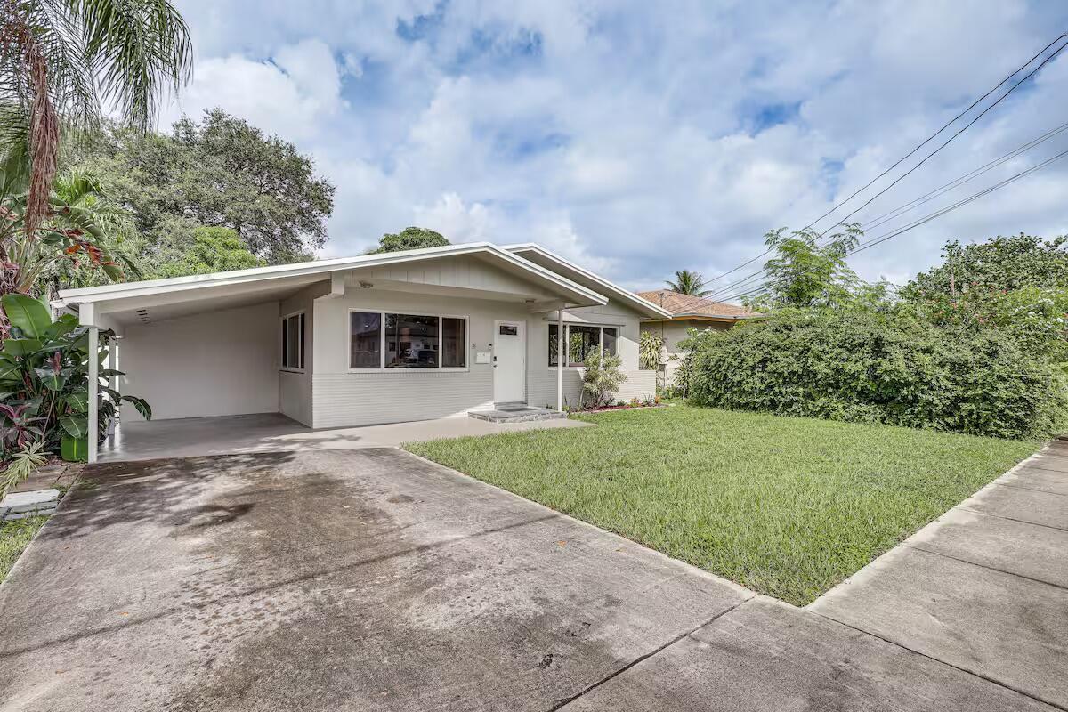 124 SW 2nd Avenue, Hallandale Beach FL 33009 photo 2