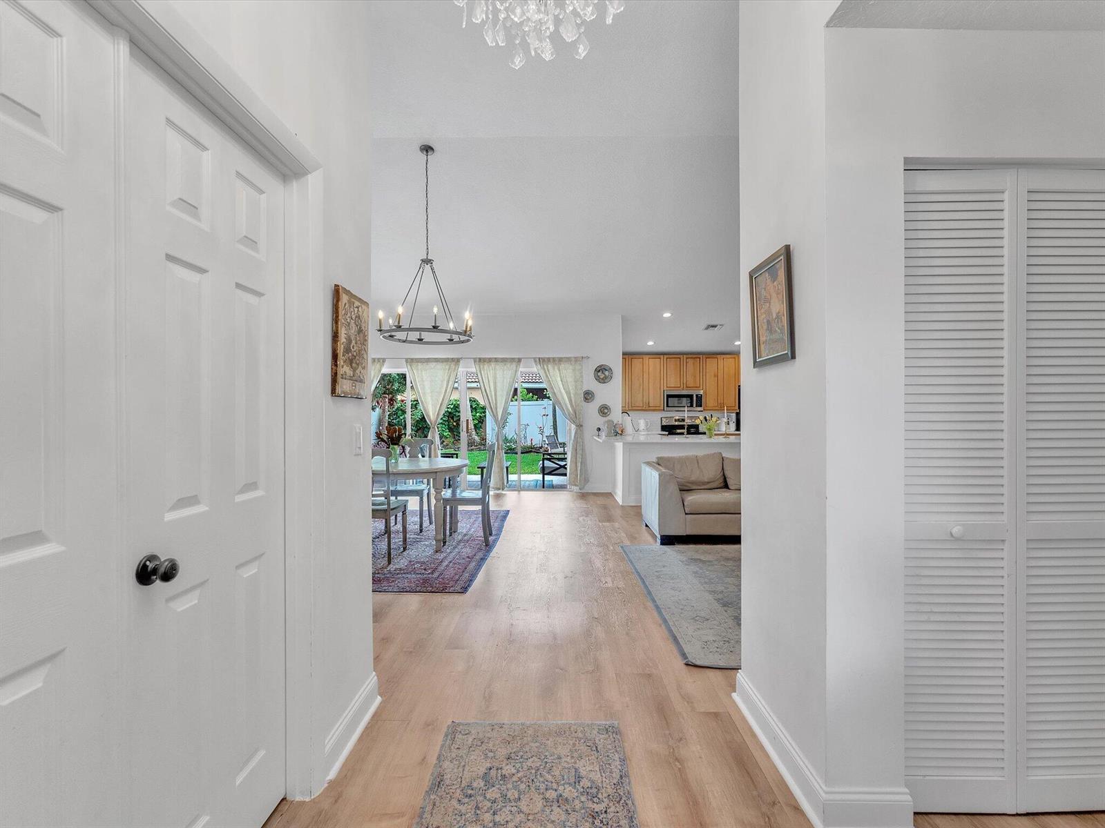 1097 Roble Way, Palm Beach Gardens FL 33410 photo 3