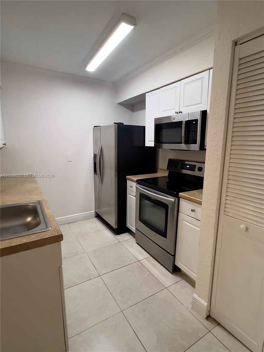 2880 N Oakland Forest Dr # 107, Oakland Park FL 33309 photo 2