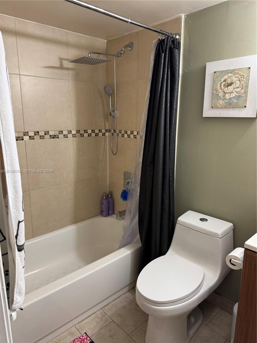 18230 Mediterranean Blvd # 1303, Hialeah FL 33015 photo 5