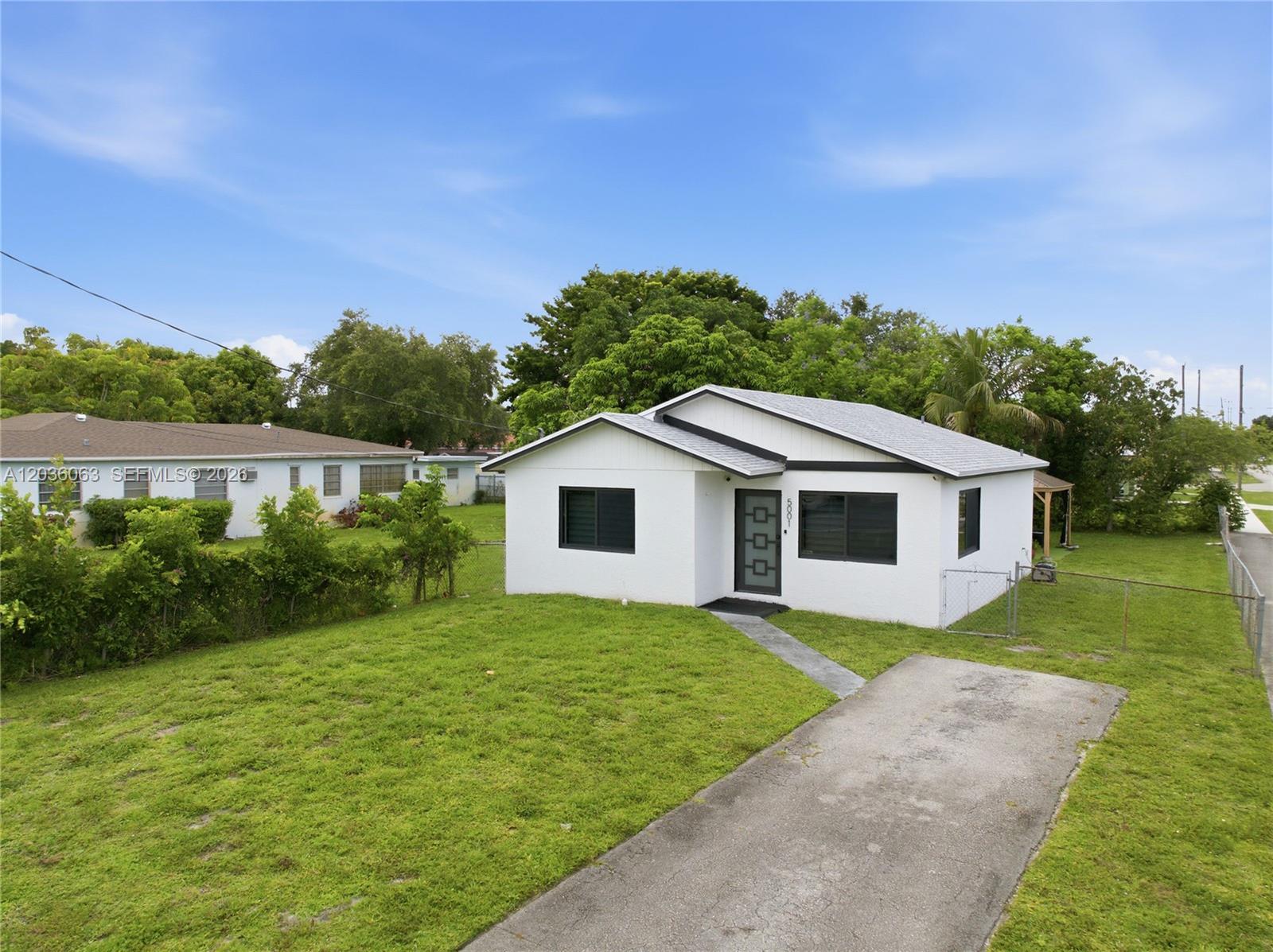 5001 SW 21st St, West Park FL 33023 photo 2