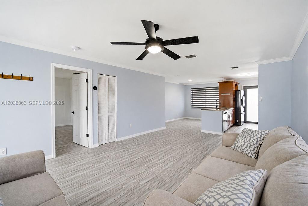 5001 SW 21st St, West Park FL 33023 photo 5