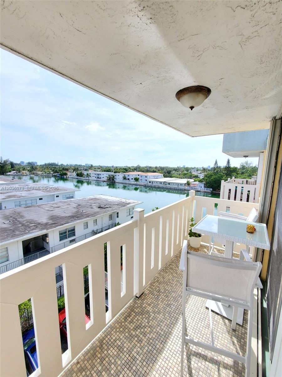 7900 Tatum Waterway Dr # 502, Miami Beach FL 33141 photo 3