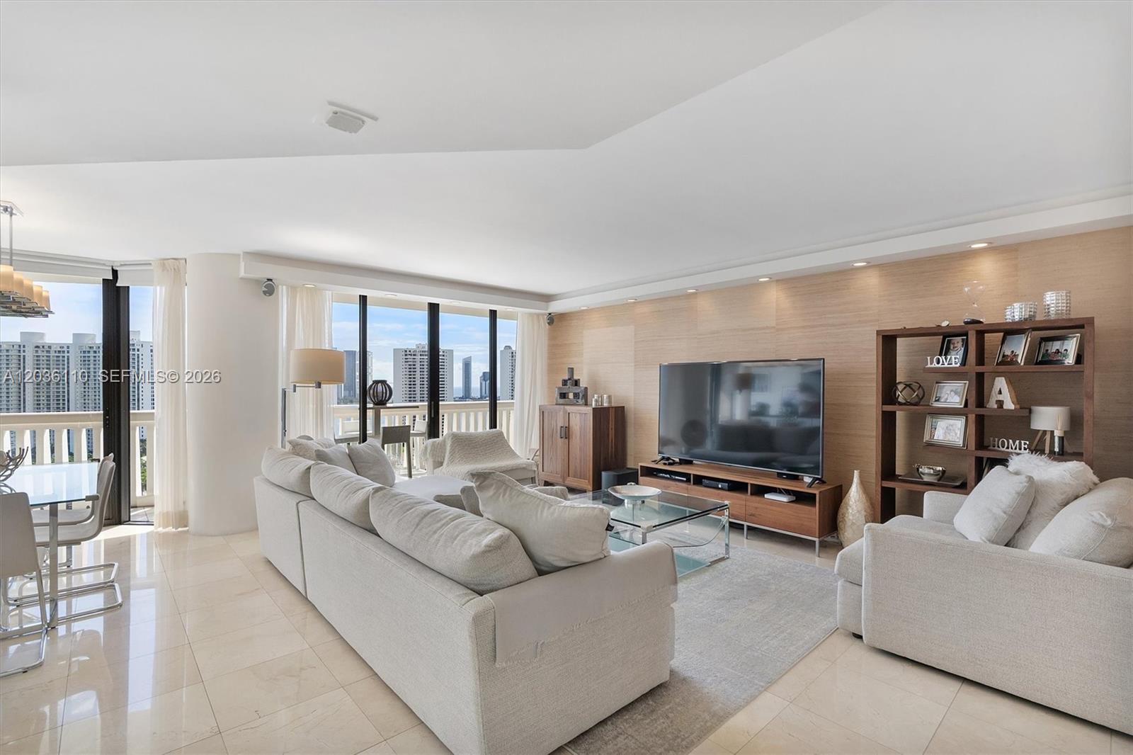 1000 W Island Blvd # 2307, Aventura FL 33160 photo 3