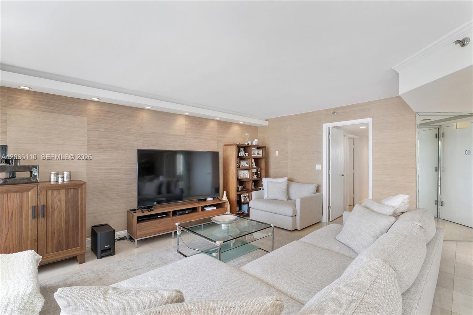 1000 W Island Blvd # 2307, Aventura FL 33160 photo 4