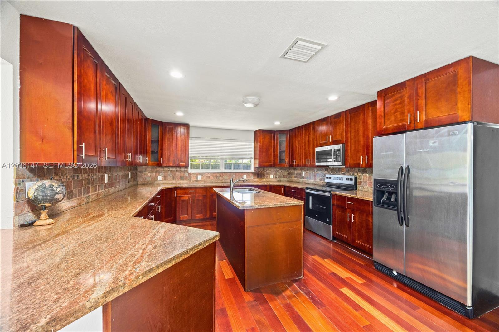 230 NE 5th Ave, Dania Beach FL 33004 photo 2