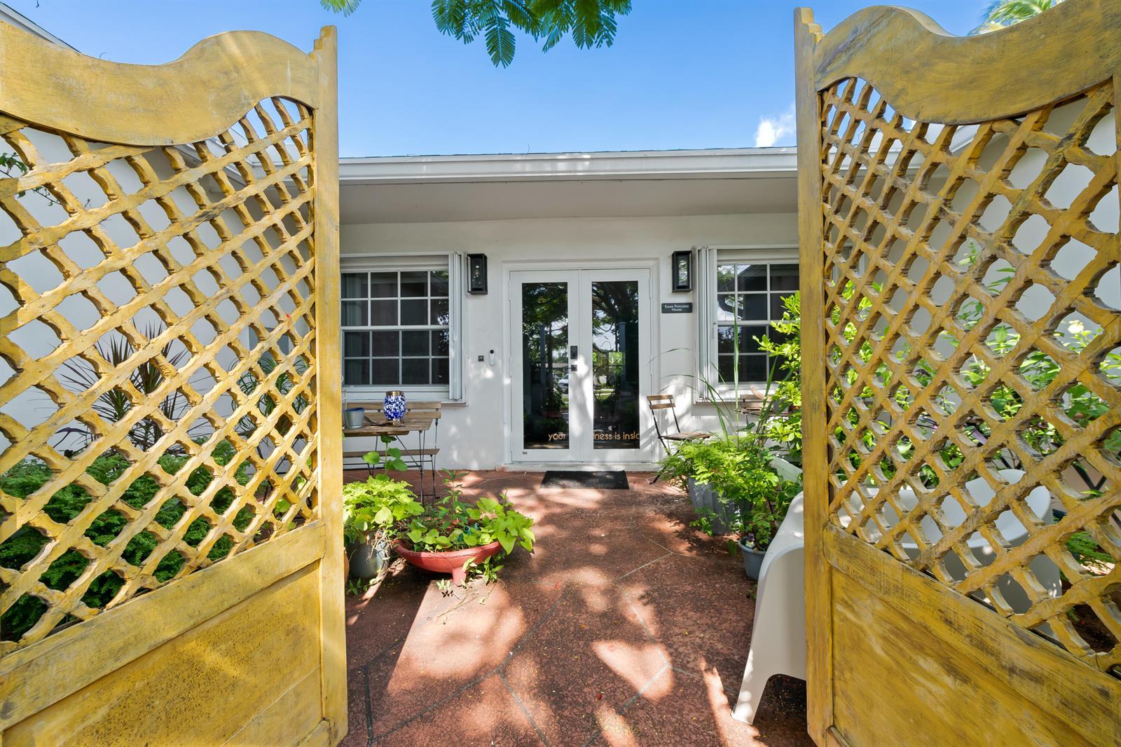 3991 NW 46th Avenue, Lauderdale Lakes FL 33319