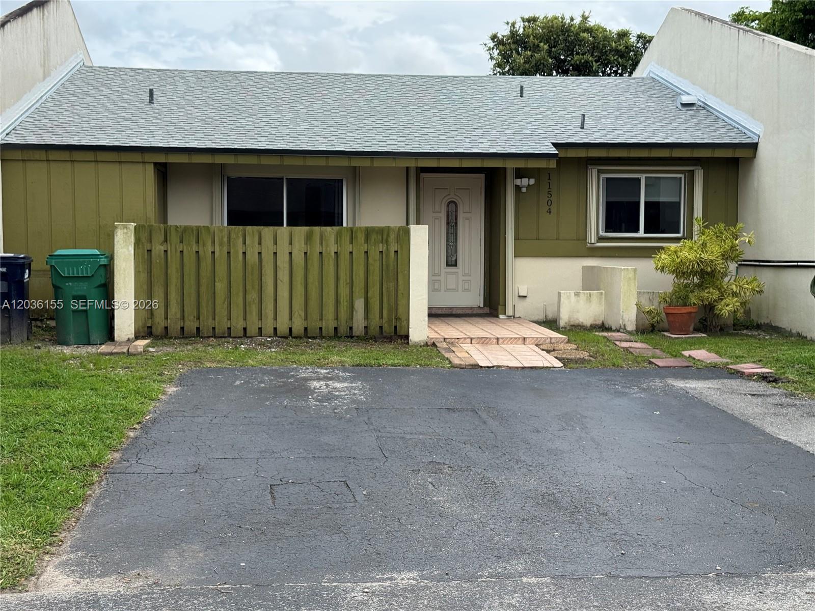 11504 SW 124th Ct, Miami FL 33186