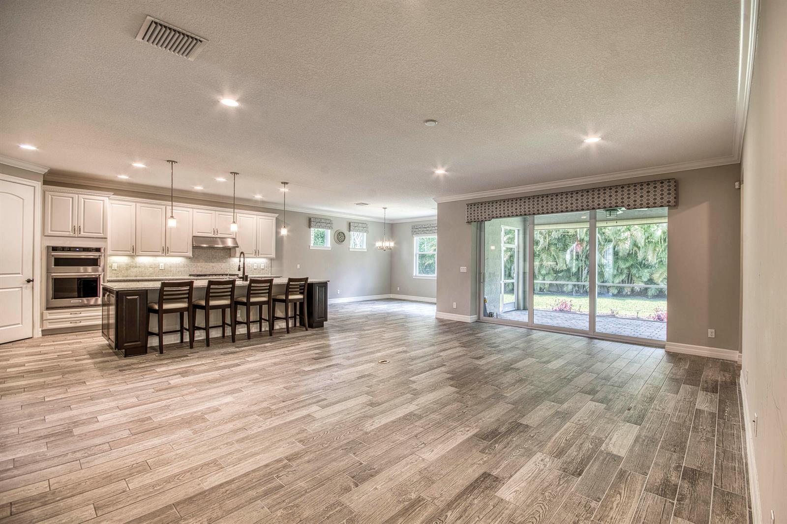 134 Shores Pointe Drive, Jupiter FL 33458 photo 2
