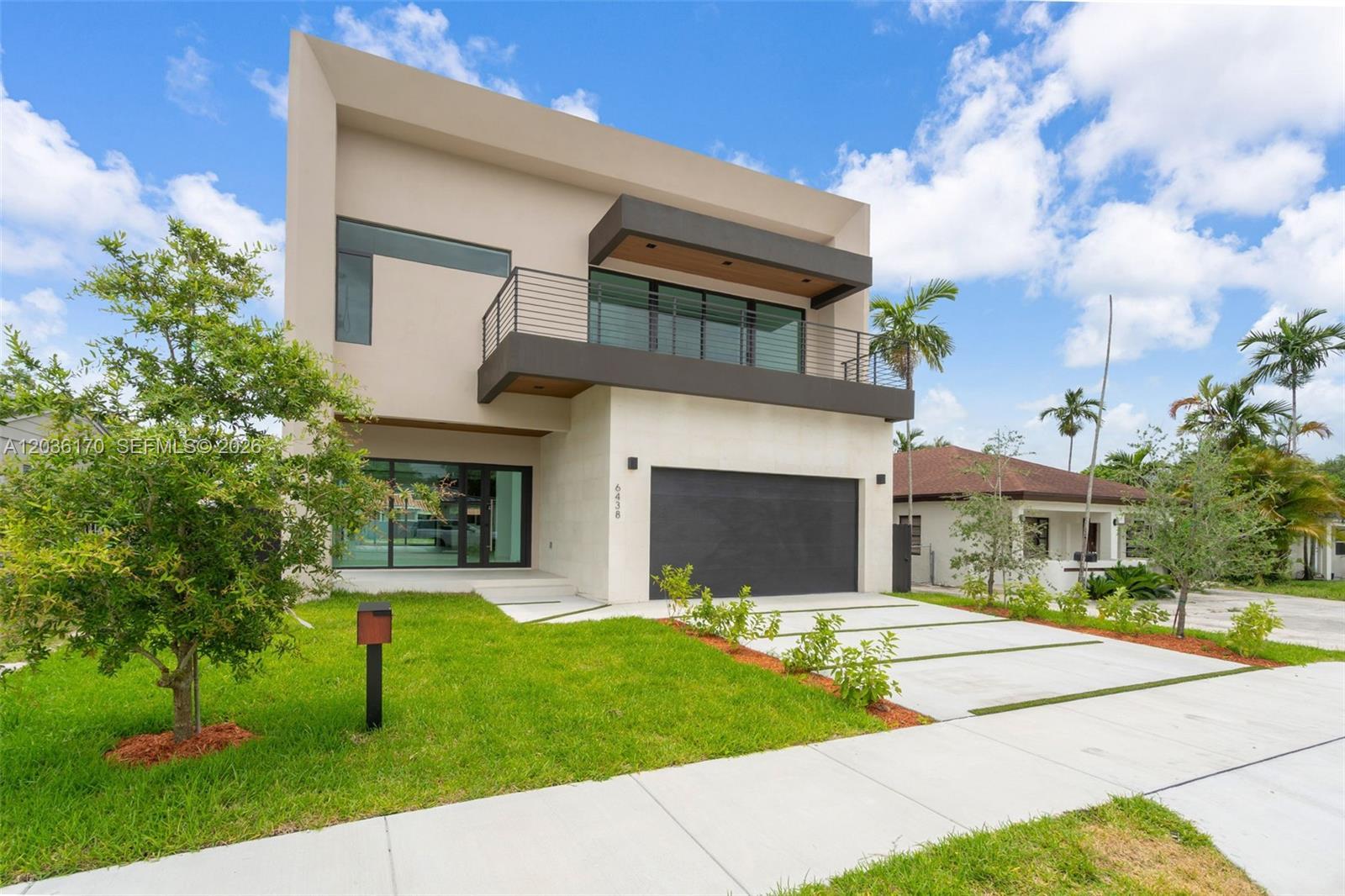 6438 SW 23rd St, Miami FL 33155 photo 2